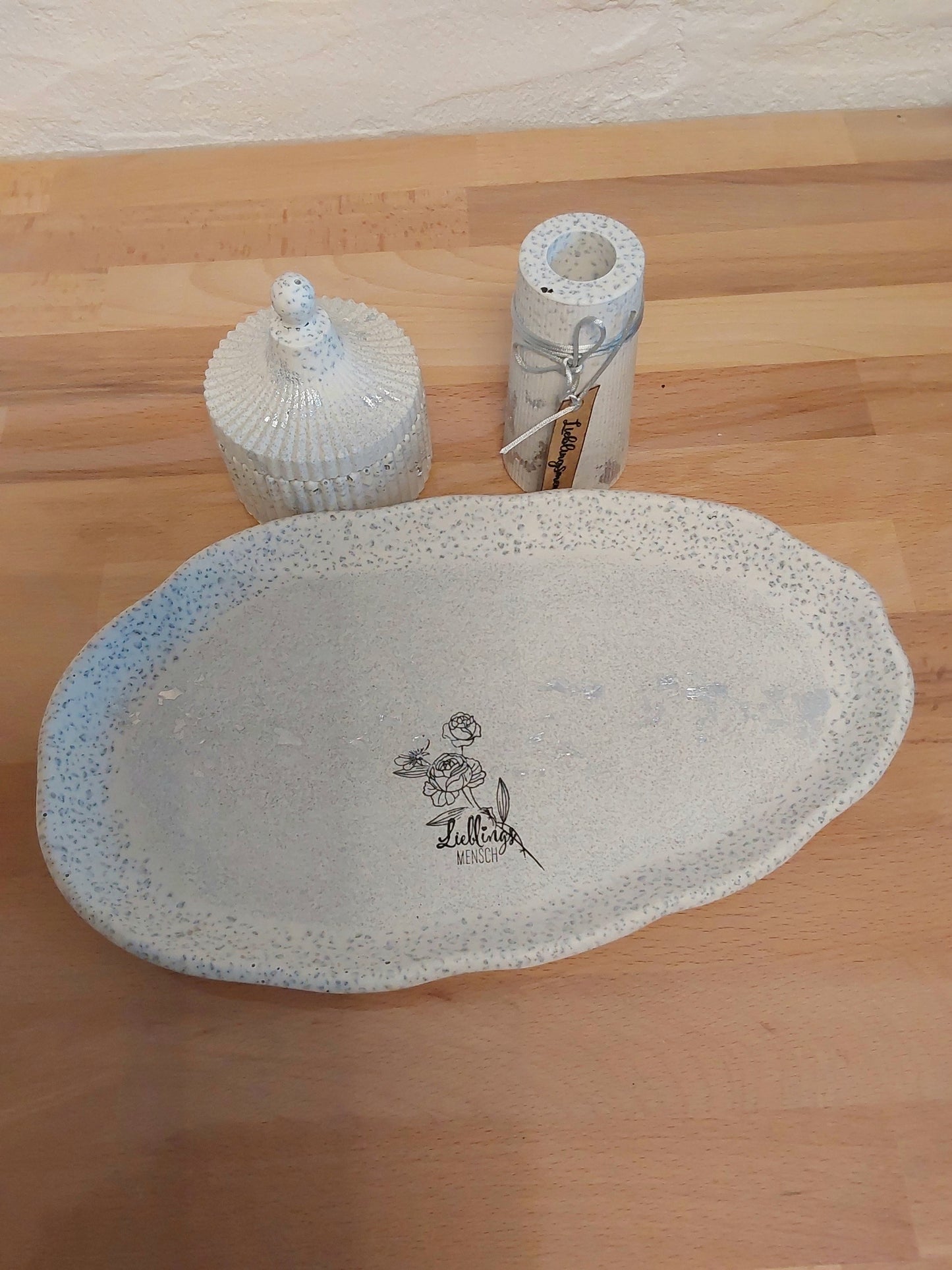 Ovales Wellenschale mit Väschen/Kerzenhalter