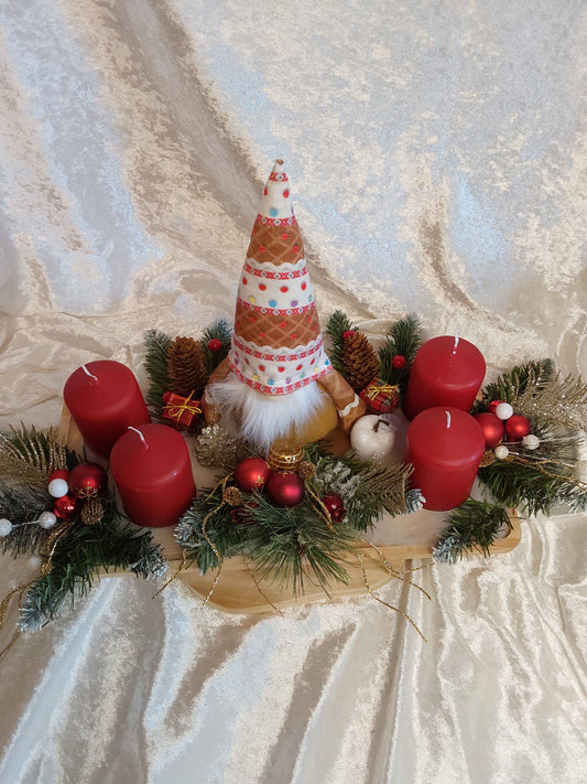 Adventsgesteck Beleuchtung Wichtel auf Holztablett