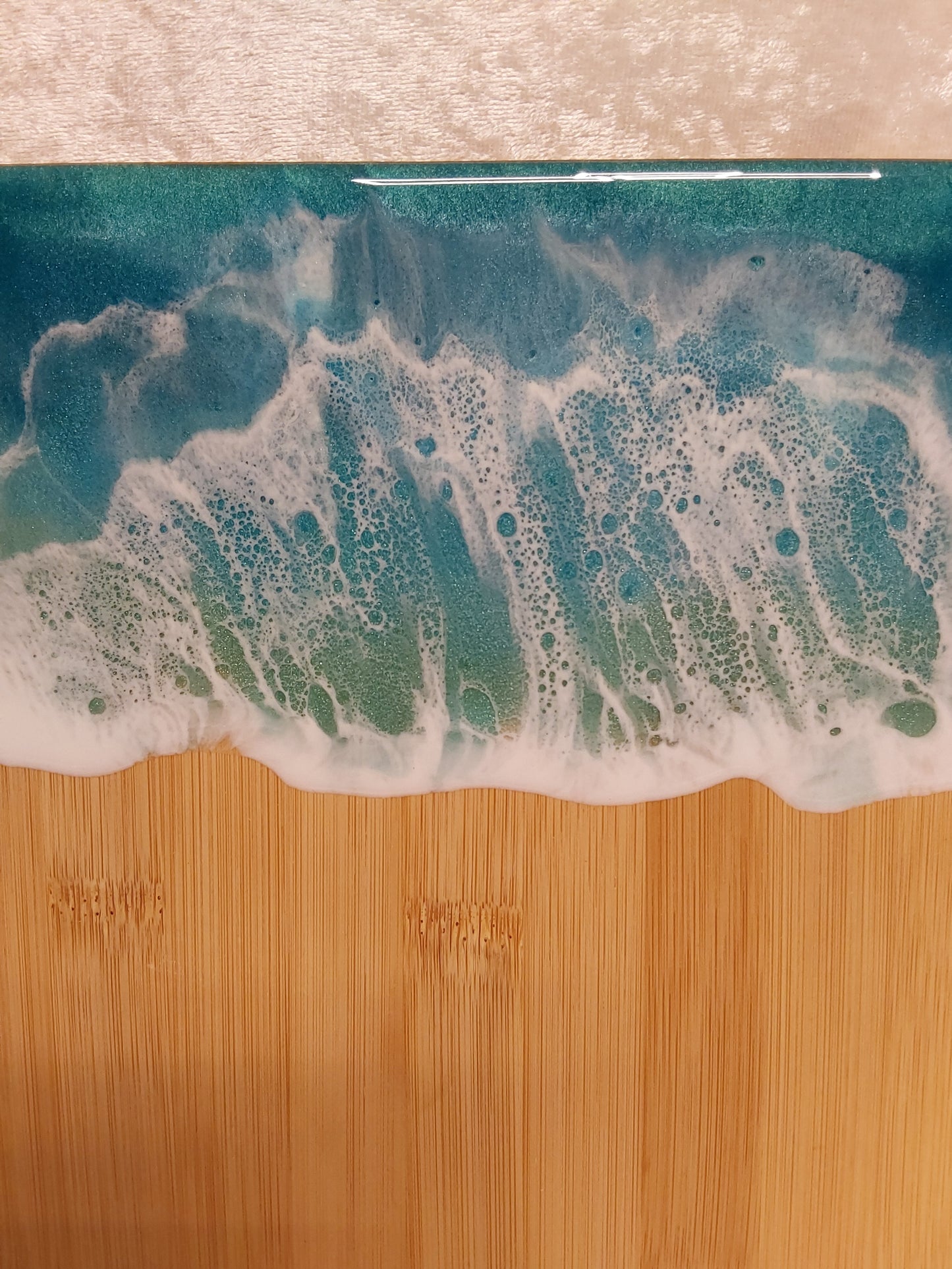 Frühstückbrett mit Resin Design