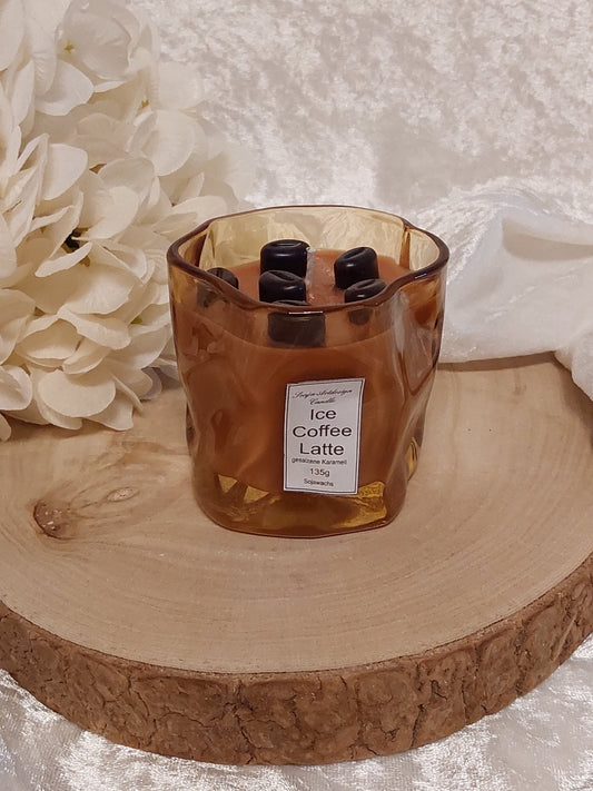 Duftkerze in gewelltem Glas Ice Coffee Latte 135g