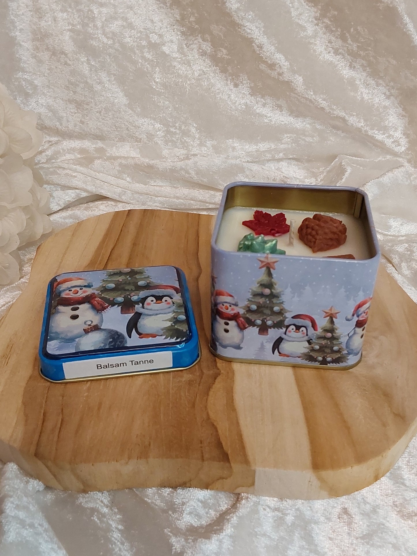 Weihnachtsdose mit verschiedenen Weihnachtsdüften