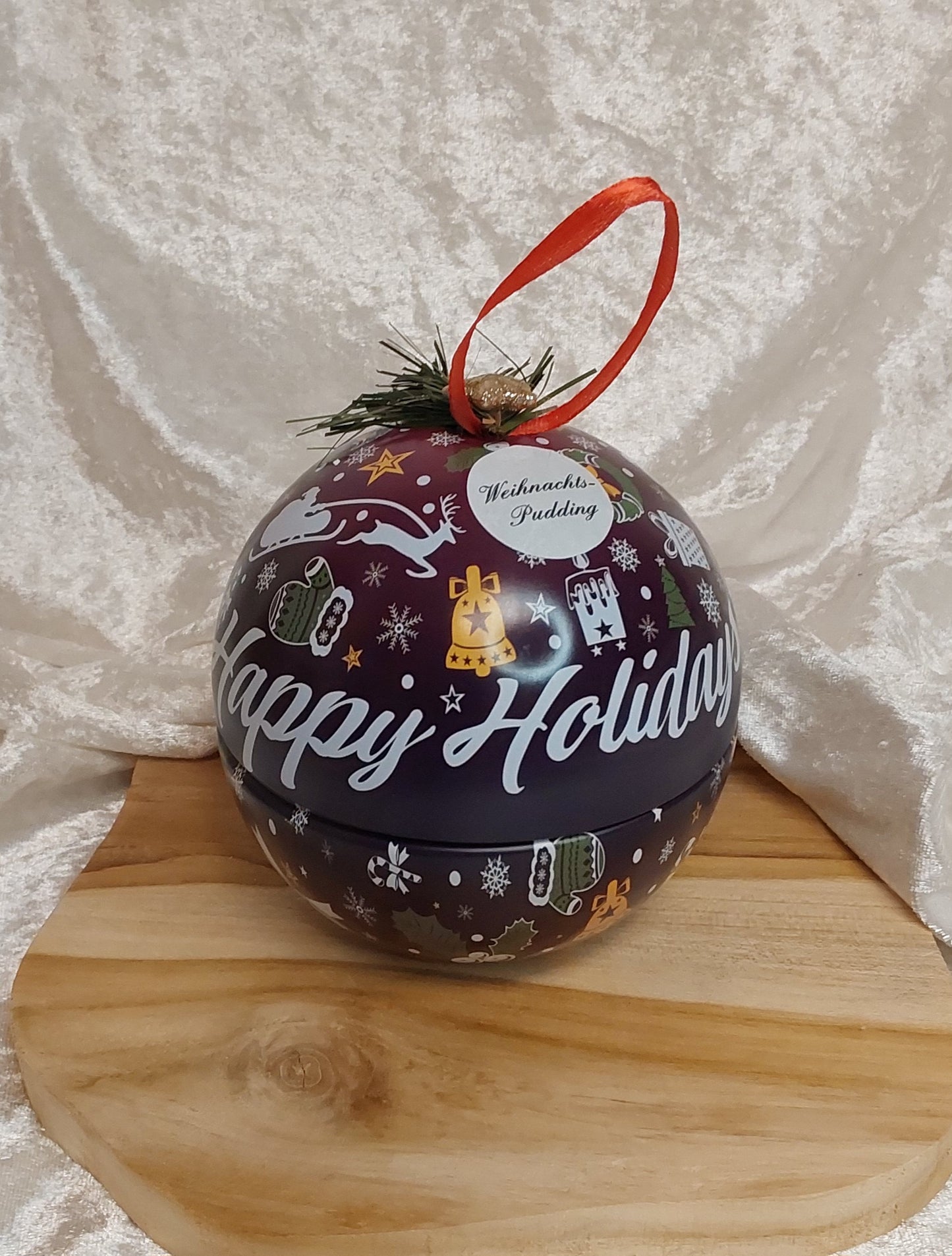 Große Weihnachtskugeln mit verschiedenen Weihnachtsdüften