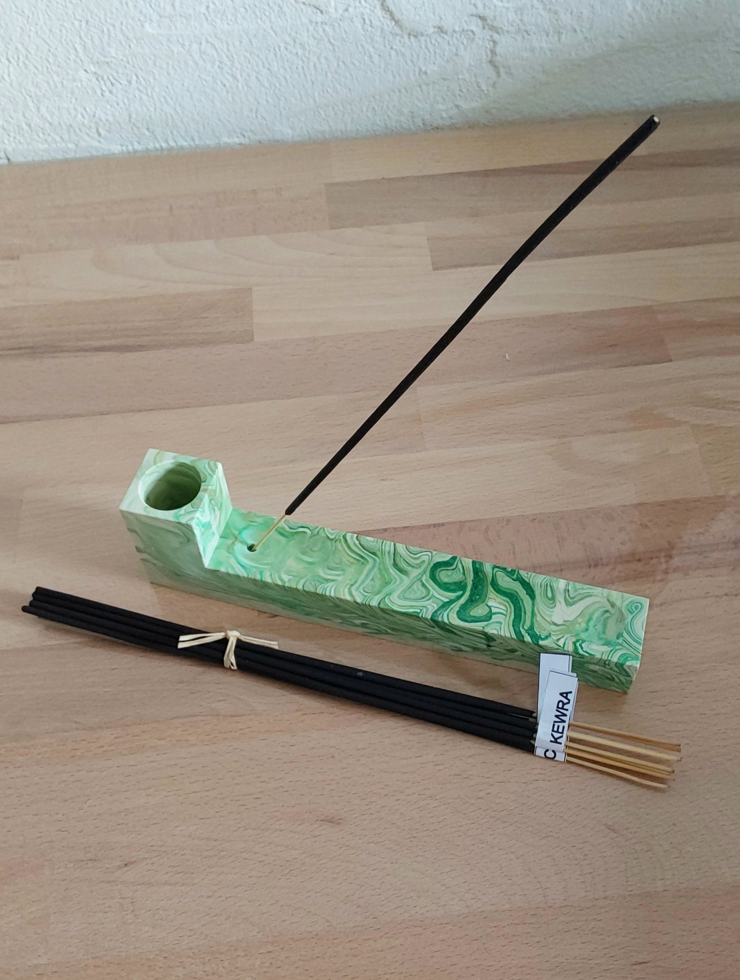 Räucherstäbchenhalter in Wellenform mit Stäbchen 3 Varianten
