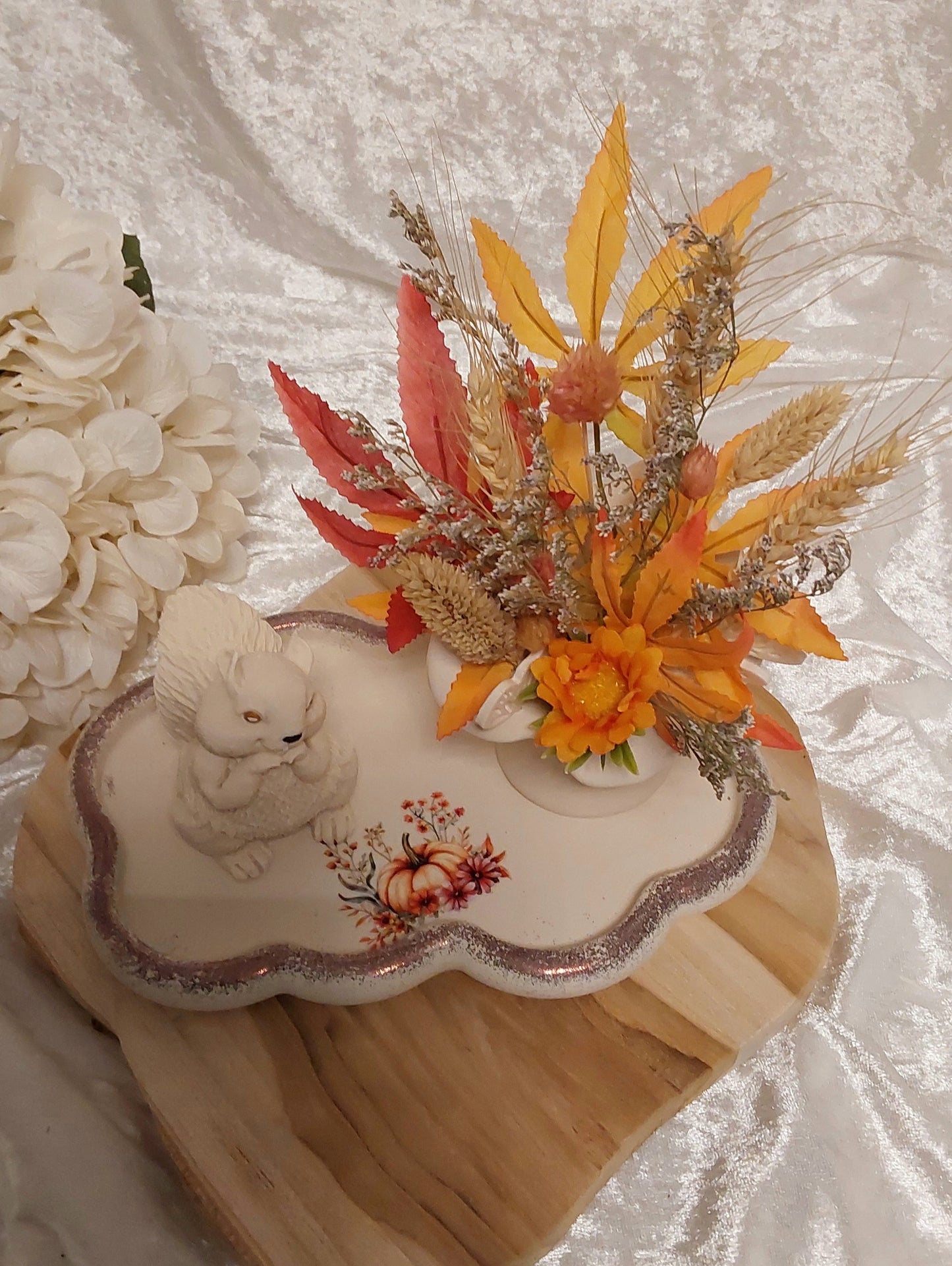 Dekotablett Herbstdeko mit Eichhörnchen