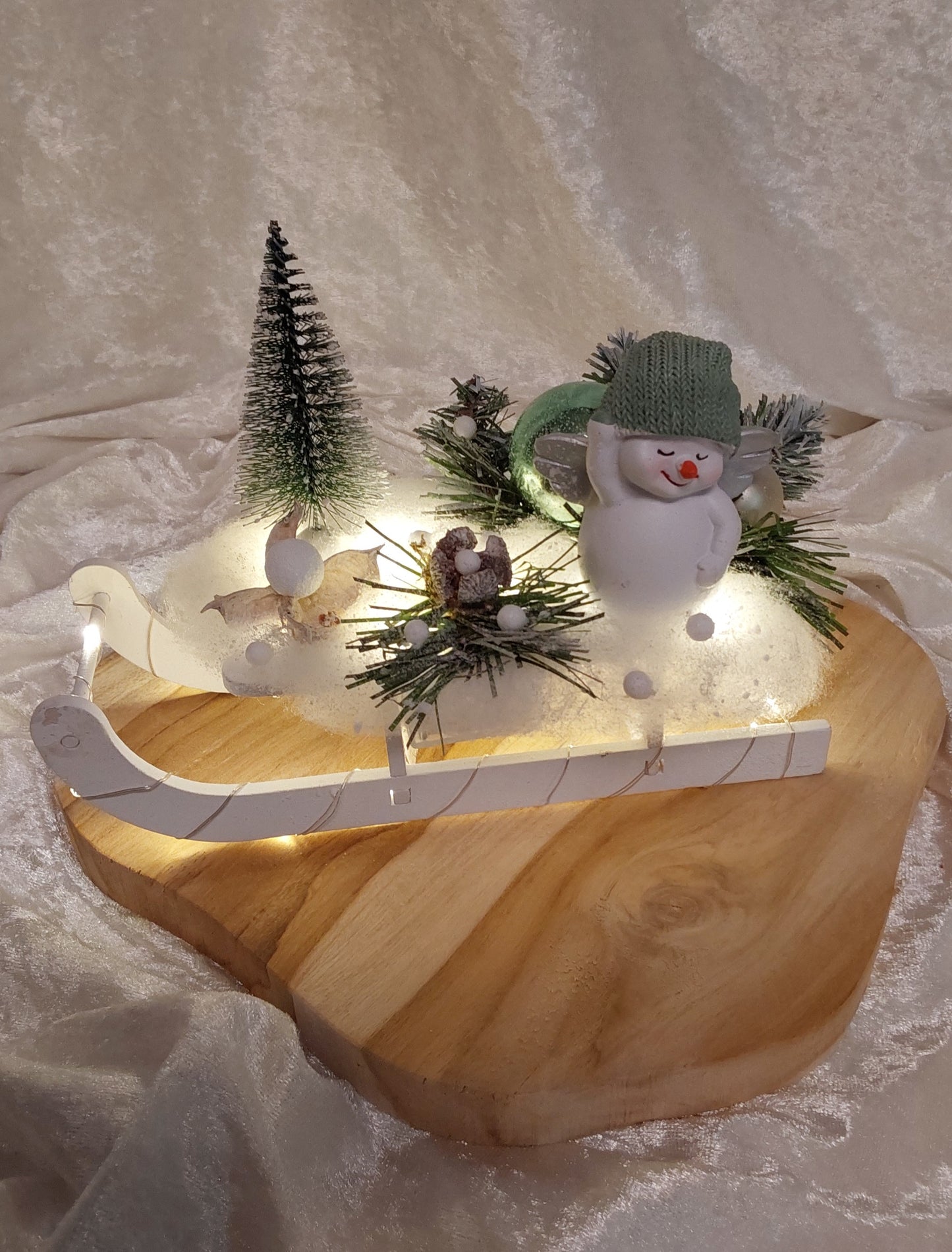 Kleiner Weihnachtsschlitten mit Beleuchtung