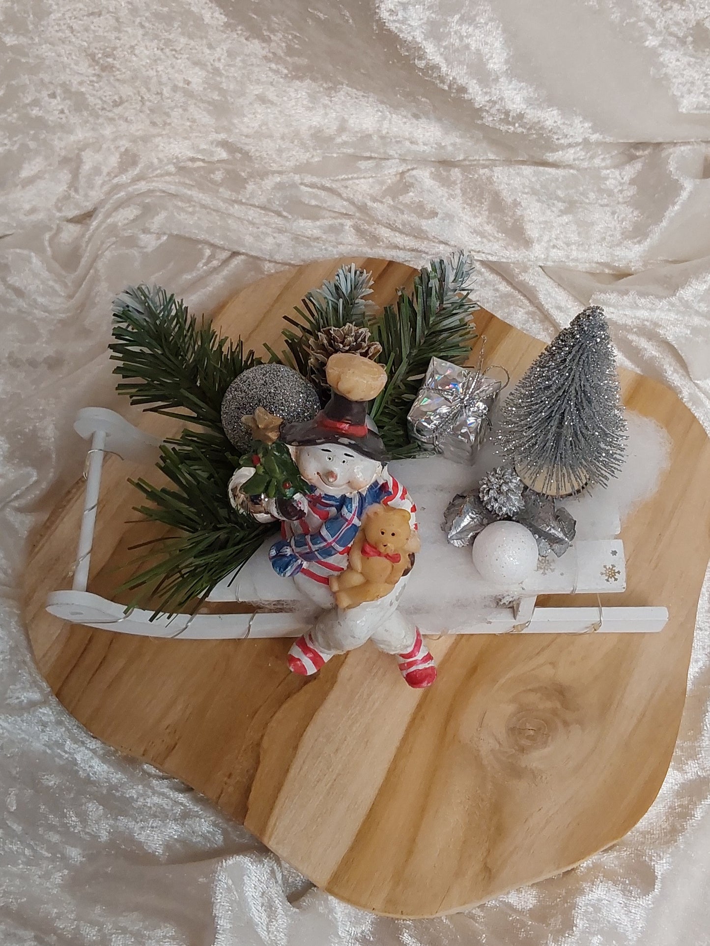 Kleiner Weihnachtsschlitten mit Beleuchtung