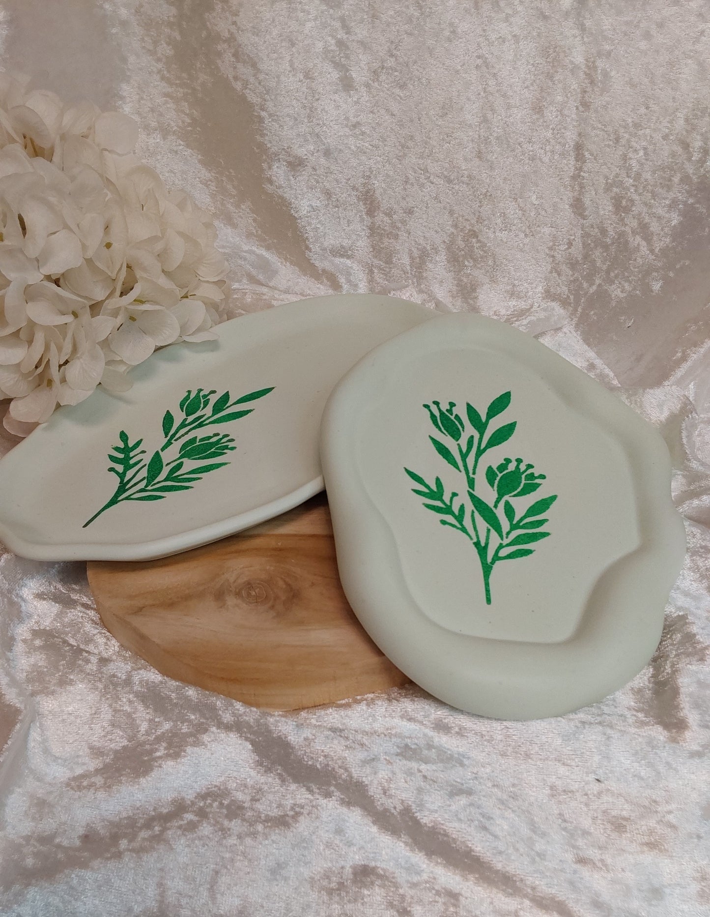 Wellenschalen oval mit Blattmuster