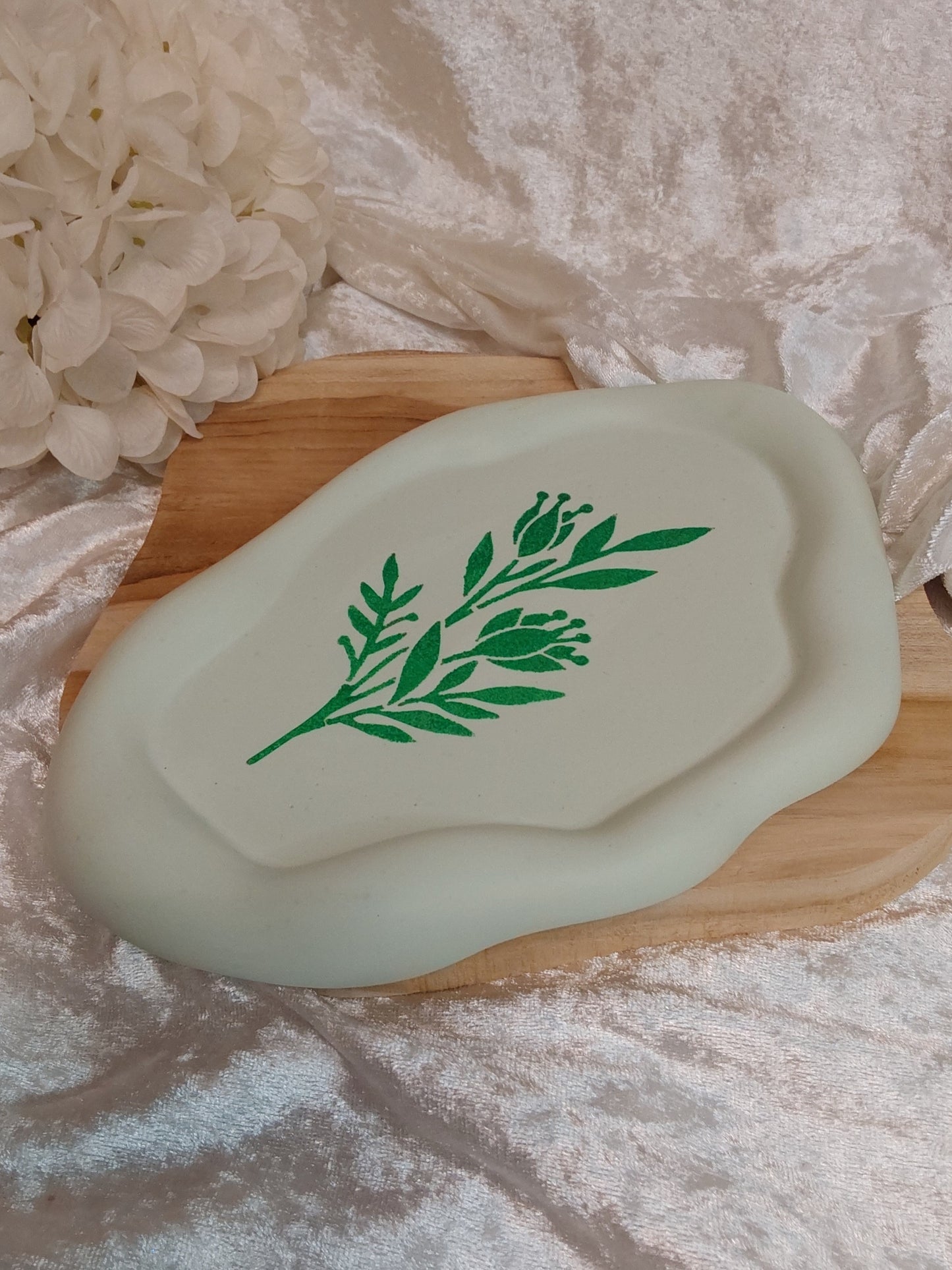 Wellenschalen oval mit Blattmuster