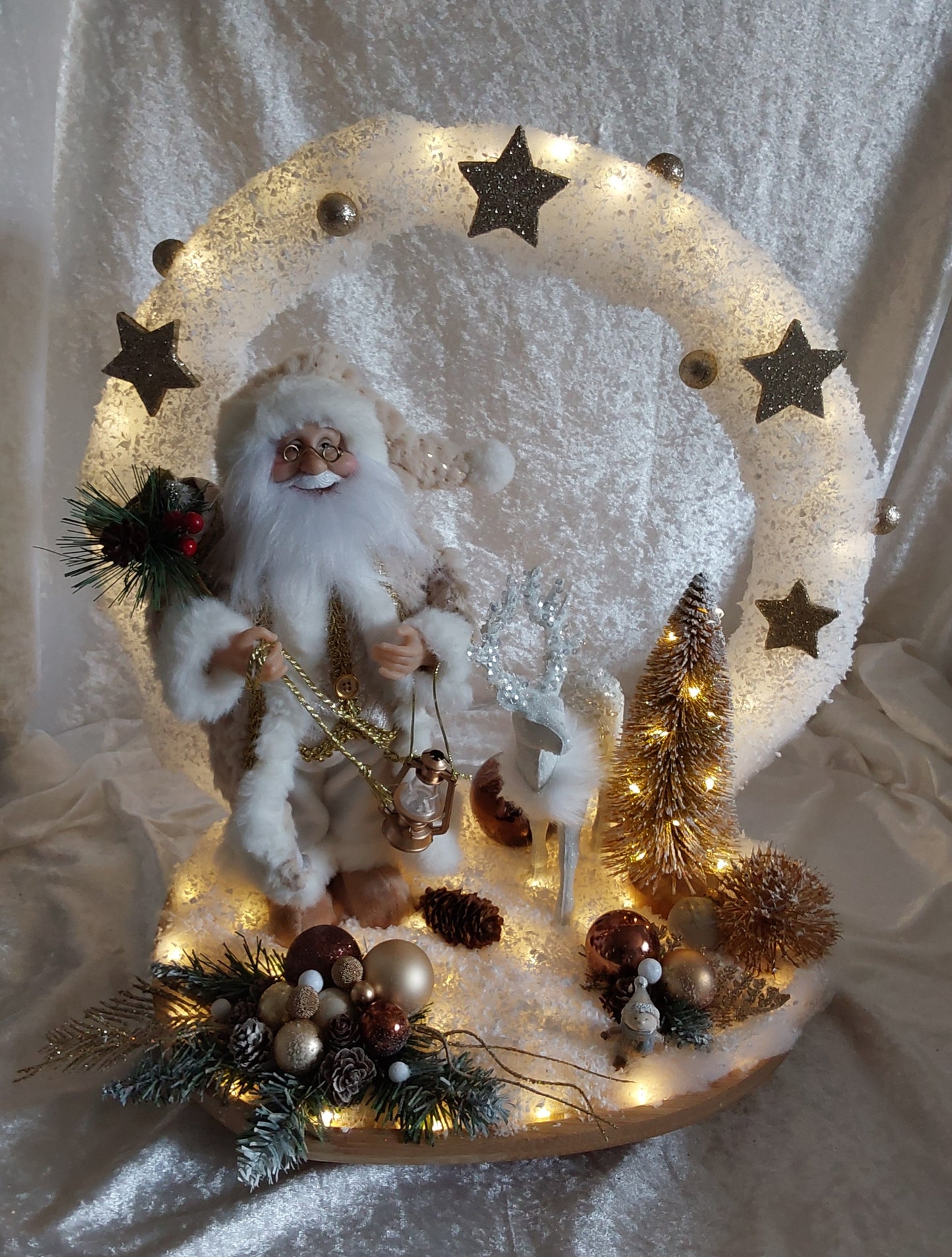 Großes Nikolaus - Gesteck mit Beleuchtung