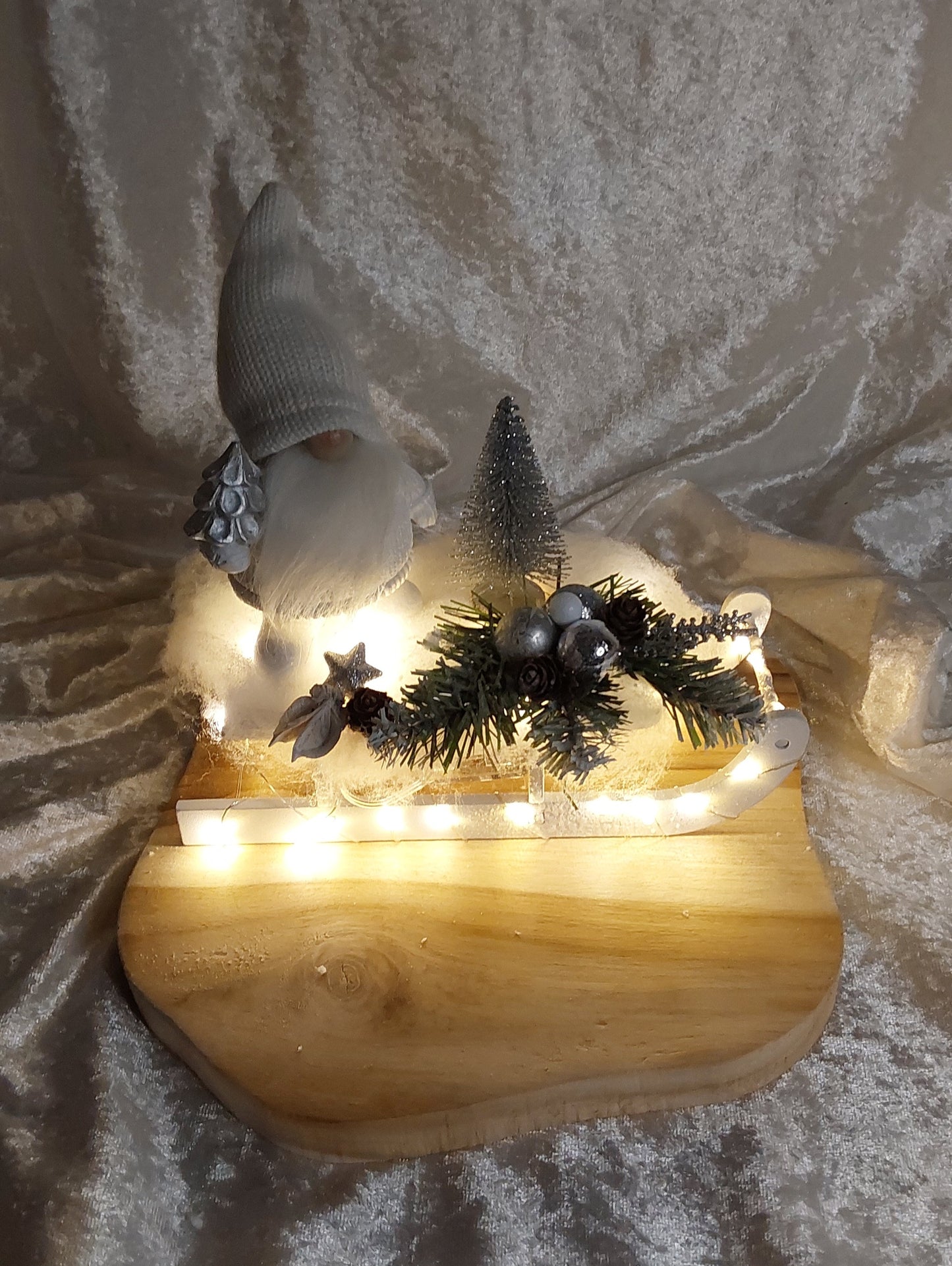 Kleiner Weihnachtsschlitten mit Beleuchtung