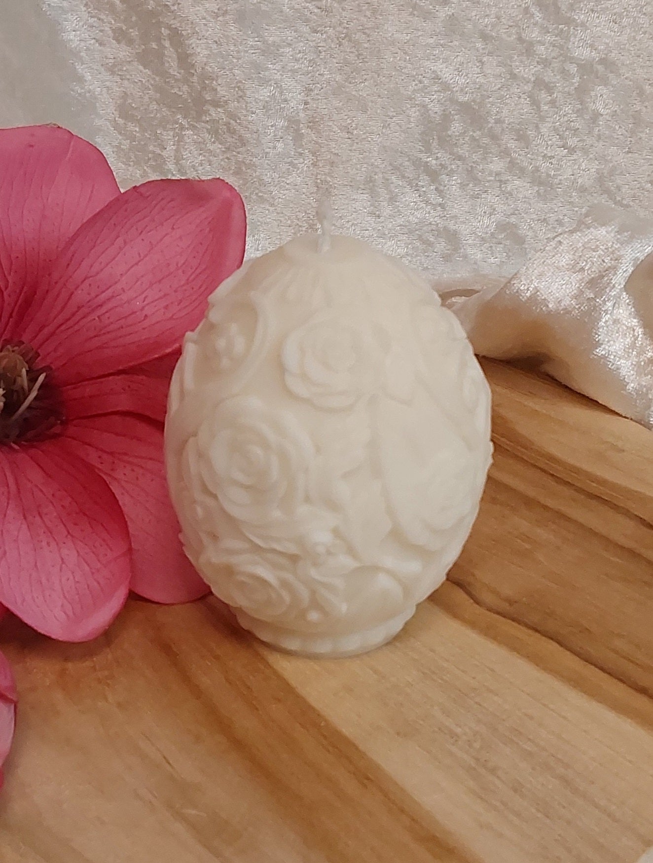 Osterei mit Rosen, Ornamente