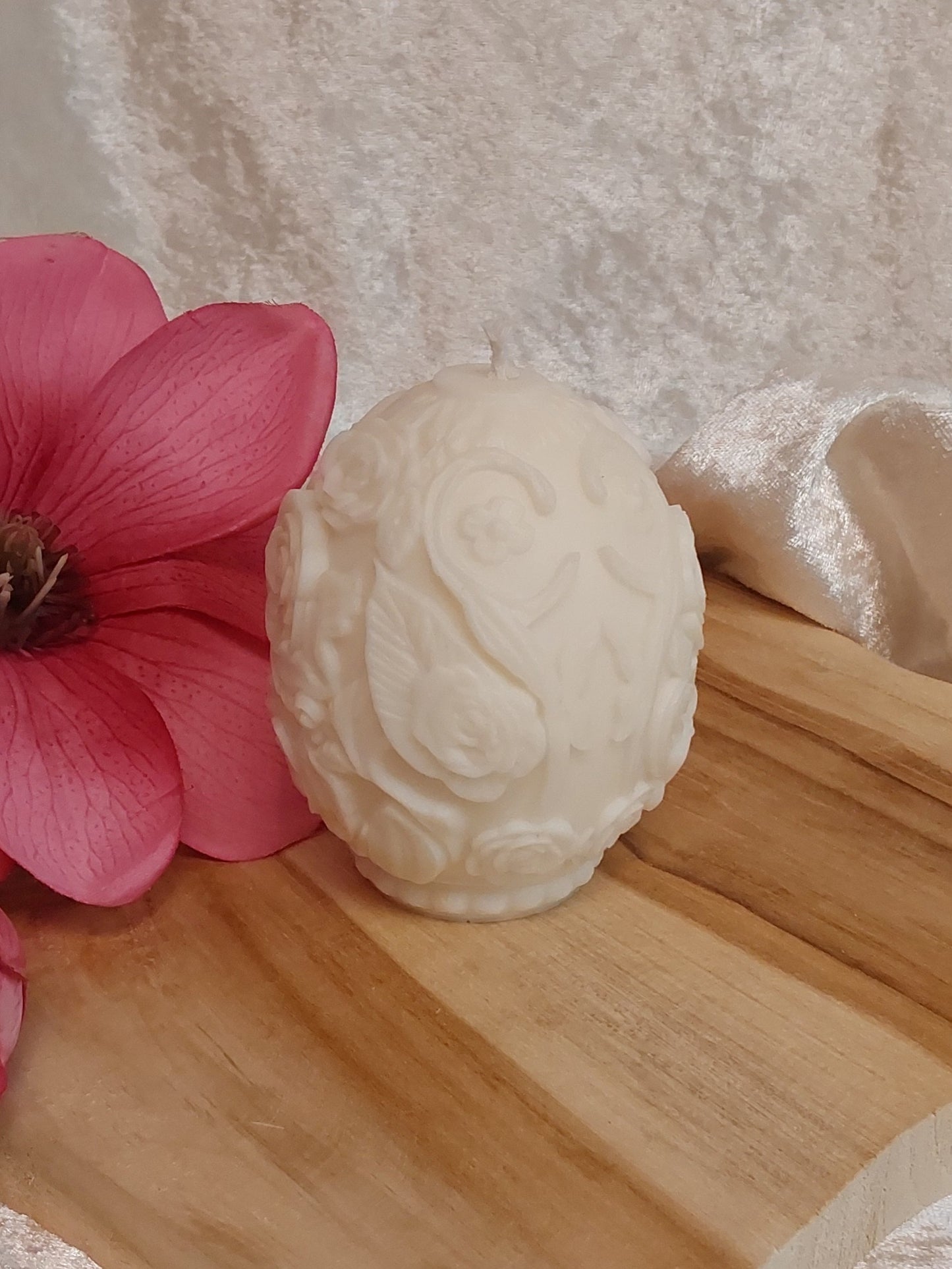 Osterei mit Rosen, Ornamente